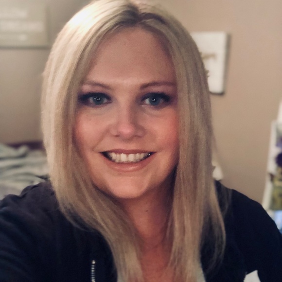 Meet your Posher, Lauren - Picture 1 of 1